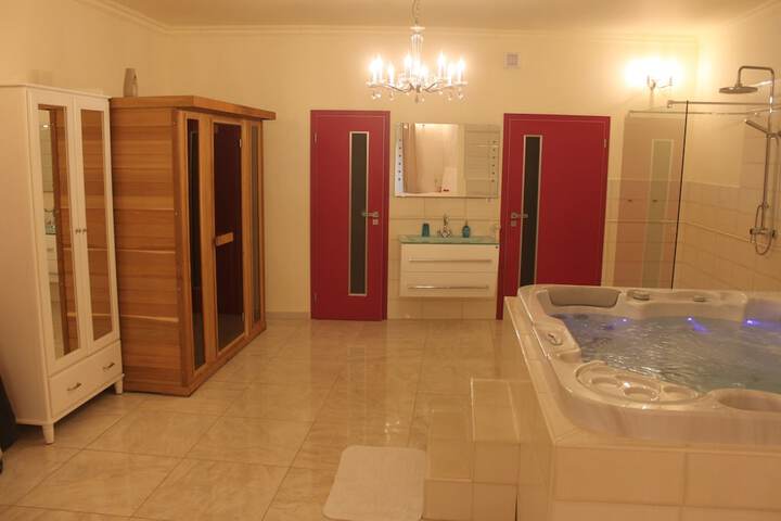 Indoor spa tub