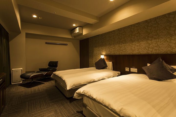Room 11 of 53