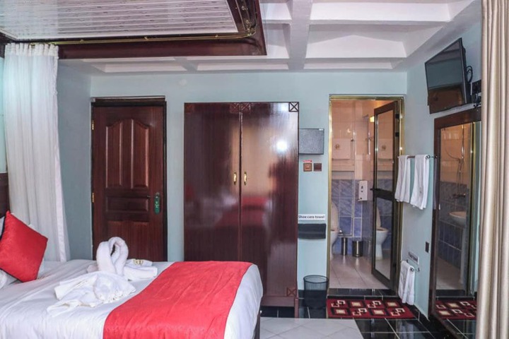 Room 14 of 50