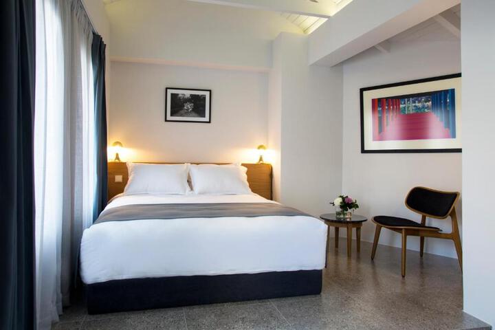 Room 1 of 23