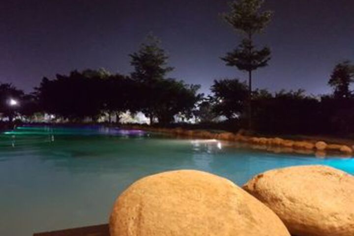 Pool 32 of 33