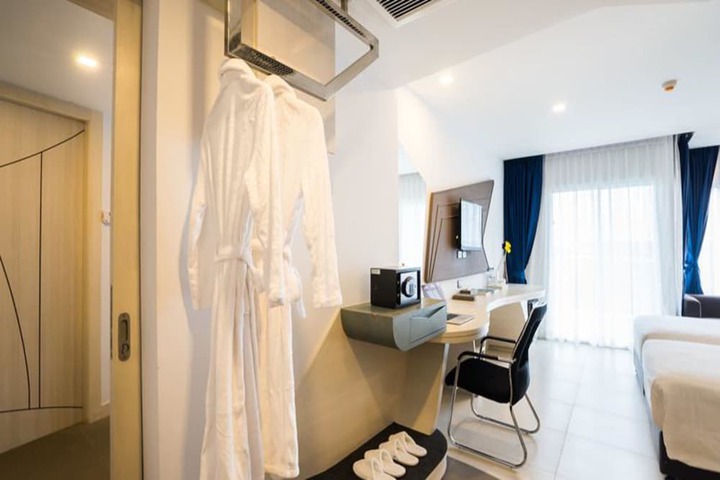 Room 16 of 121