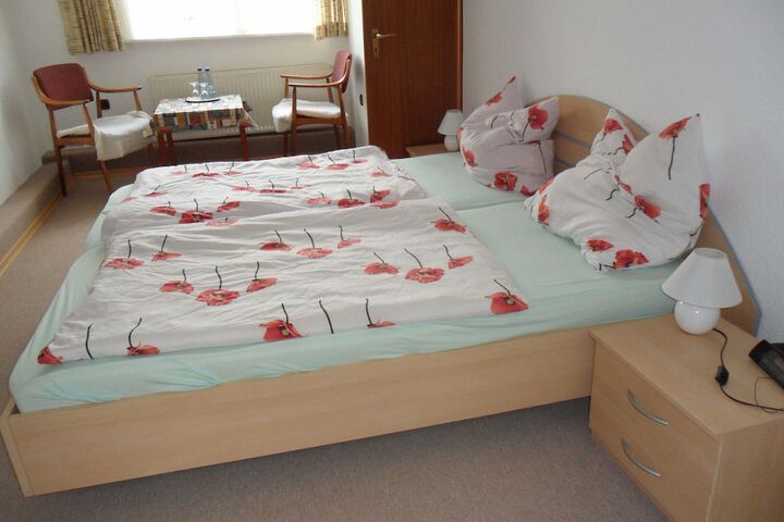 Room 3 of 68