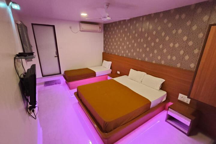 Hotel Girija Residency Kolhapur