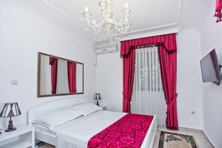 Room 8 of 60