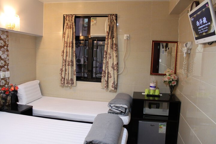 Room 15 of 42