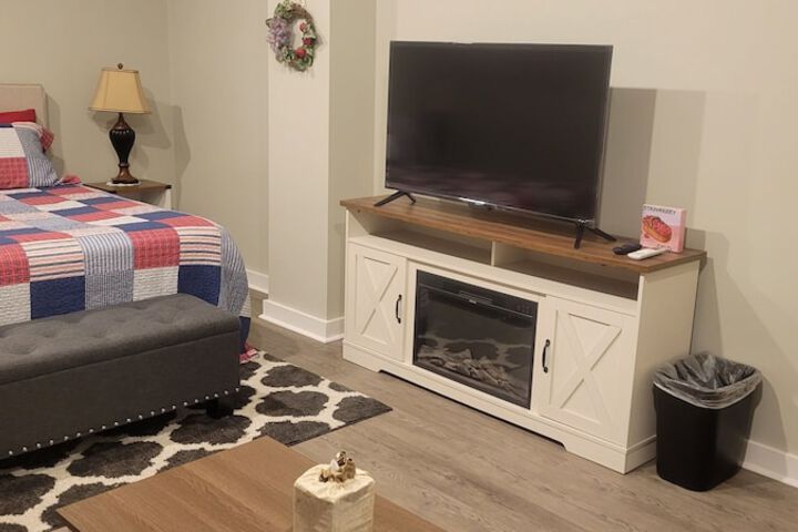 Room 6 of 42