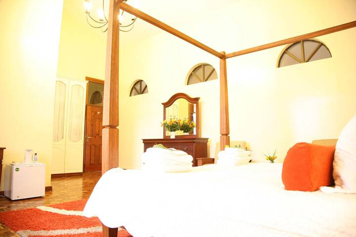 Room 4 of 30