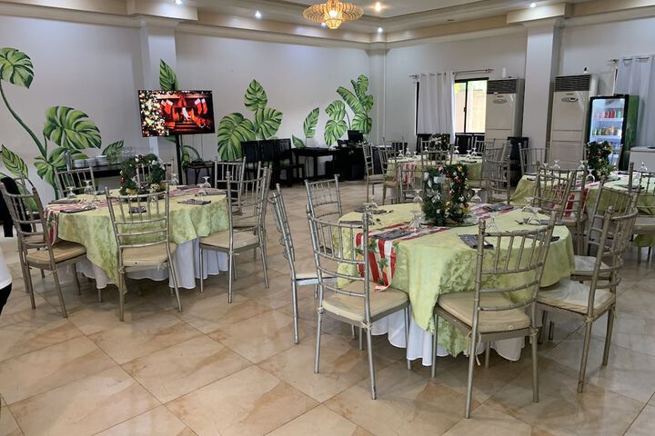 Dining 60 of 69