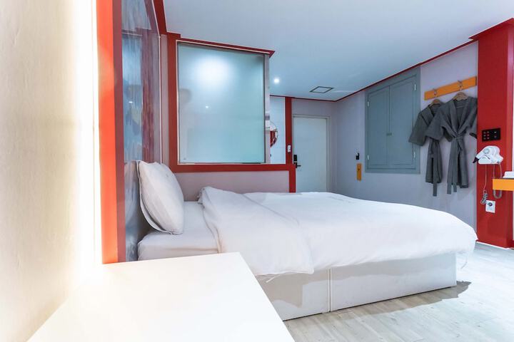 Room 8 of 54