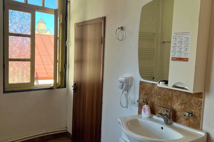 Room 46 of 58