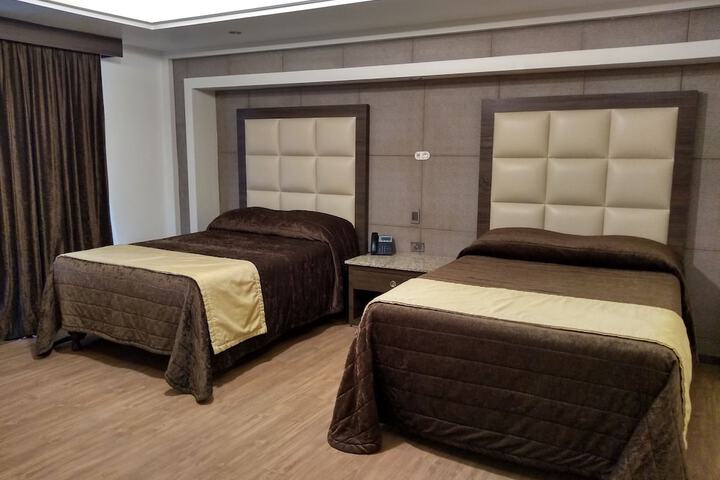 Room 17 of 32