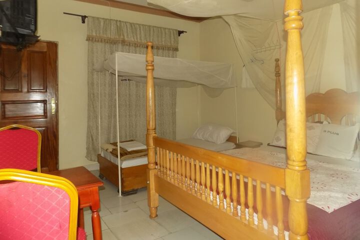 Room 10 of 37