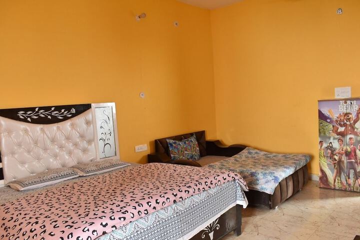 Room 6 of 26