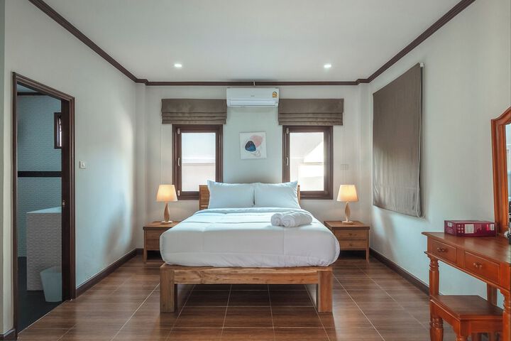 Room 2 of 11