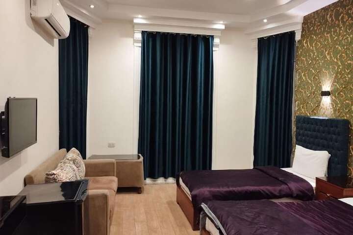 Room 64 of 74