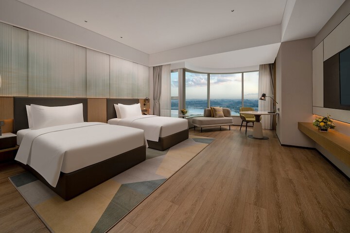 Room 33 of 67