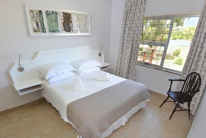 Room 4 of 20