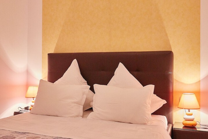Room 30 of 230