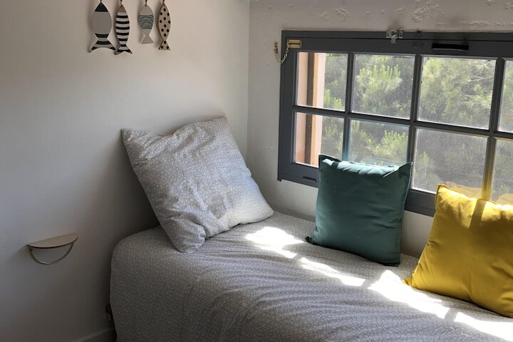 Room 5 of 48