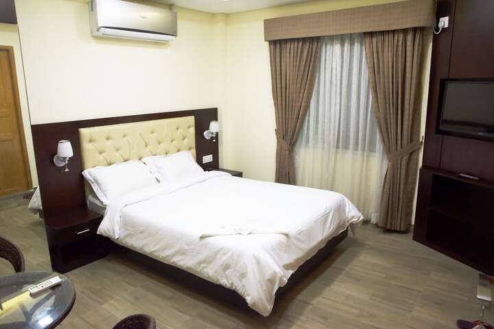 Room 7 of 20