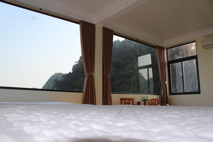 Room 17 of 49
