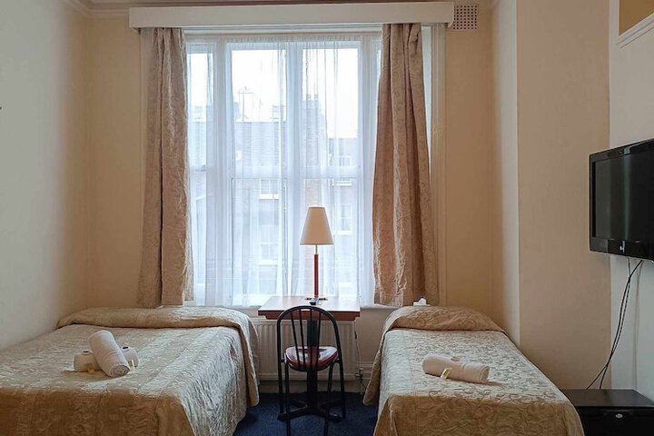 Room 87 of 283