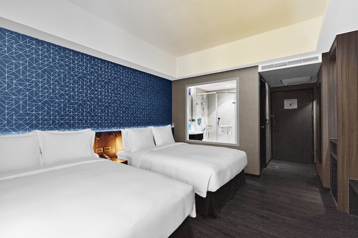 Room 8 of 46