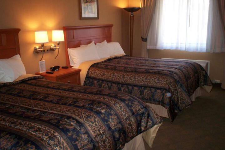 Suite 1 King Bed High Speed Internet Accessible Shower Only Full Breakfast (1 of 25)