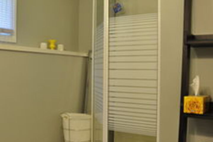 Room 6 of 28
