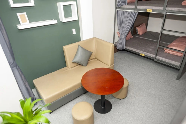 Room 4 of 11