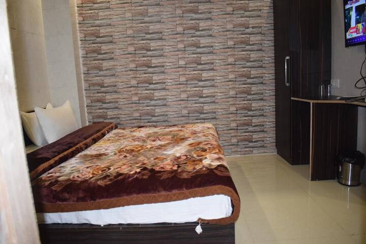Room 19 of 49