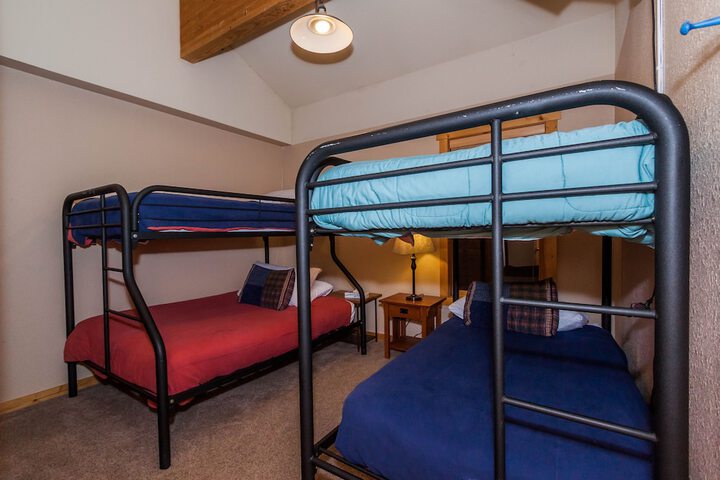Room 7 of 103