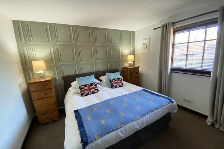 Room 6 of 35