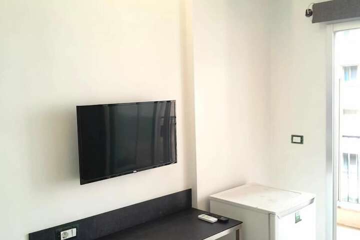 Room 8 of 31