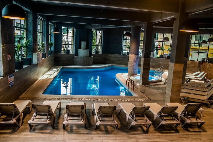 Pool 22 of 44