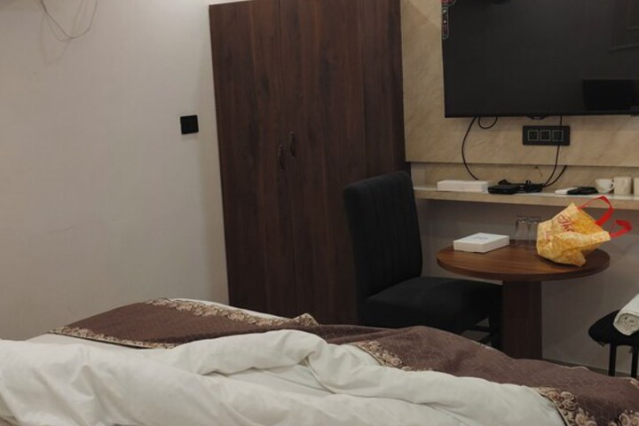 Room 76 of 118