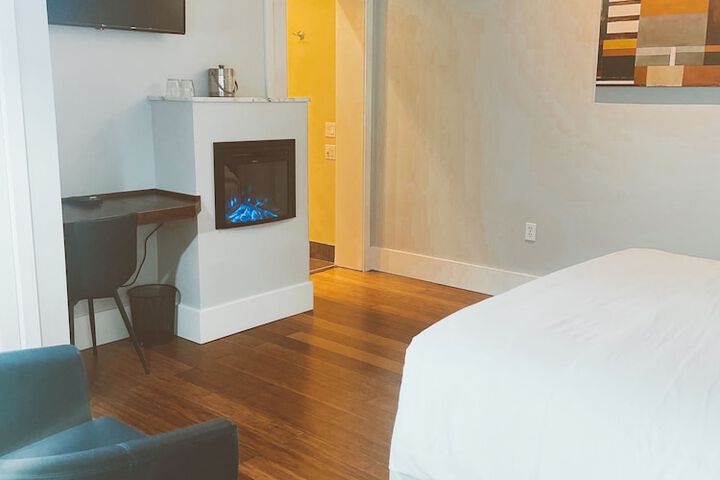 Room 3 of 23
