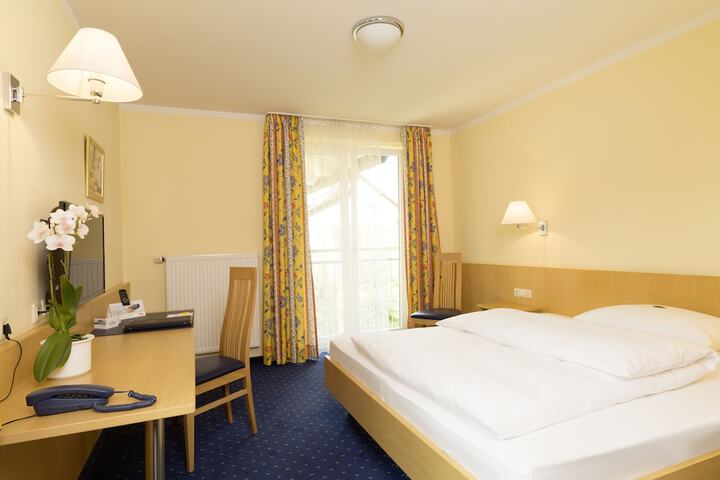 Room 18 of 39