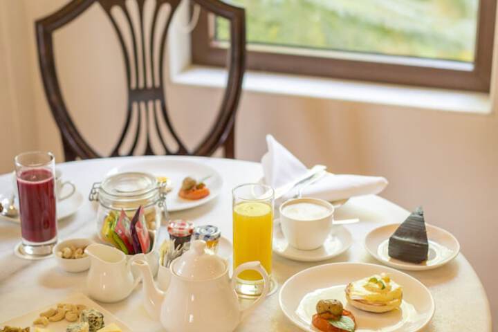 Breakfast/Coffee Service 87 of 98