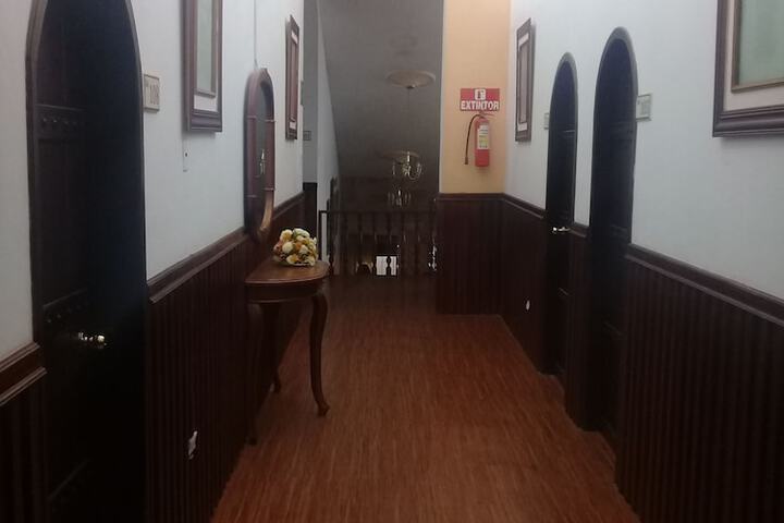 Ballroom/Hall 85 of 86