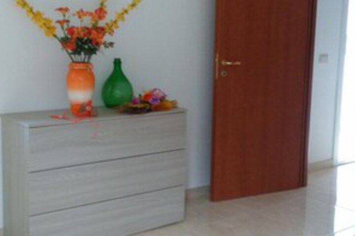 Room 16 of 25