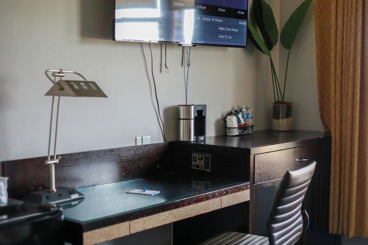 Room 14 of 28