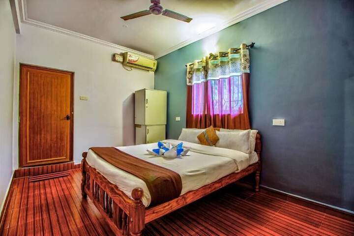 Room 2 of 43