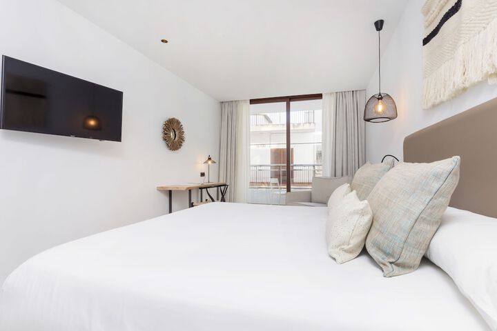 Room 4 of 44