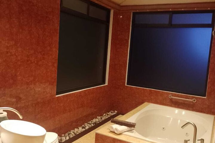 Room 46 of 64