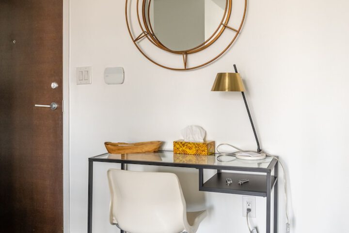 Room 20 of 393