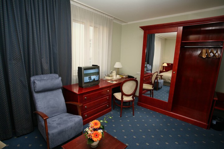 Room 25 of 45
