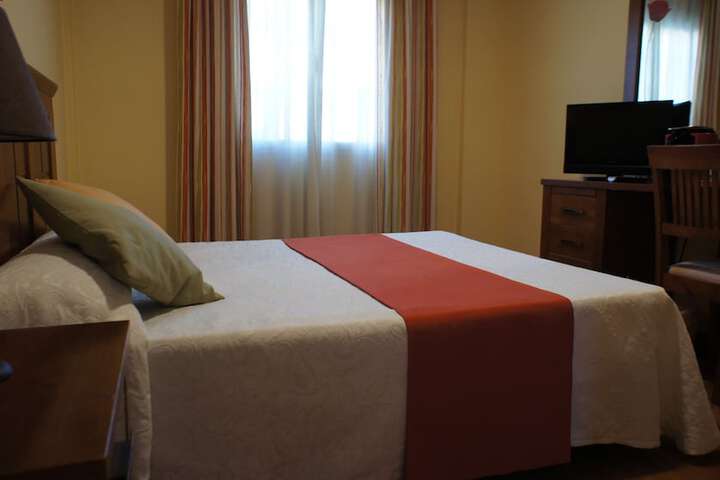 Room 8 of 27