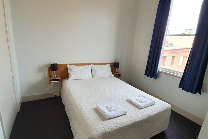 Room 8 of 37